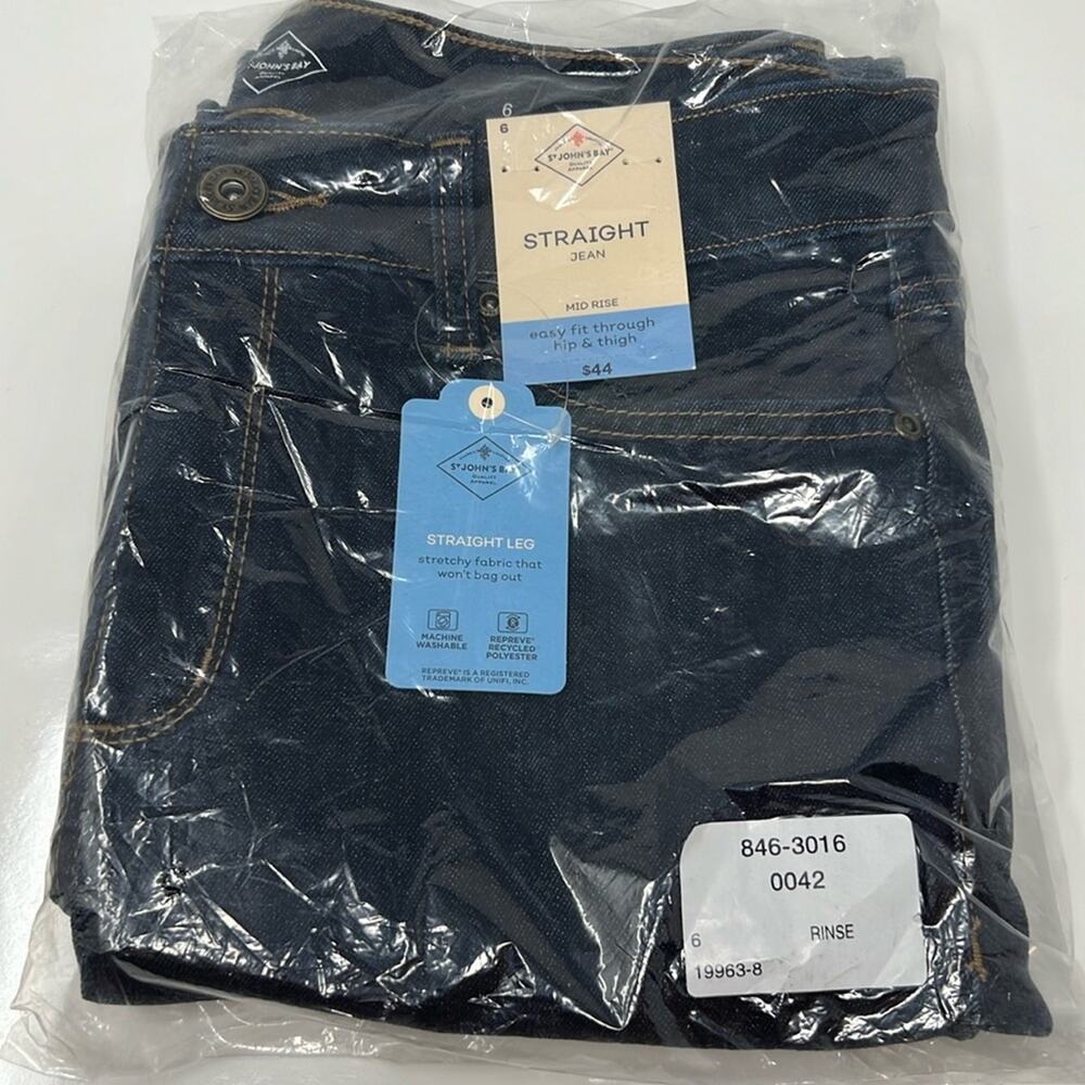 St. John’s Bay Mid-Rise Straight Jeans Women's 6 NEW